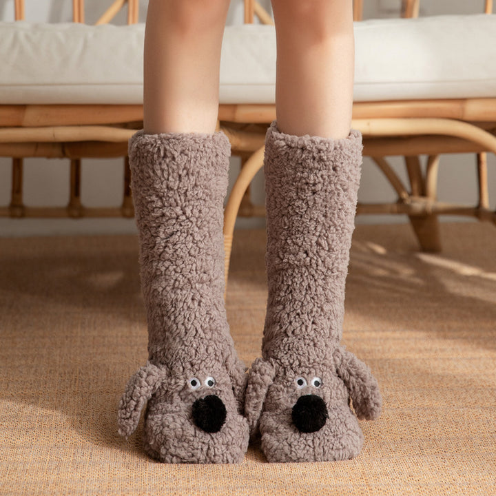 Chaussettes de sol mignonnes en forme de chien de dessin animé, chaussettes chaudes d'hiver en peluche antidérapantes pour femmes