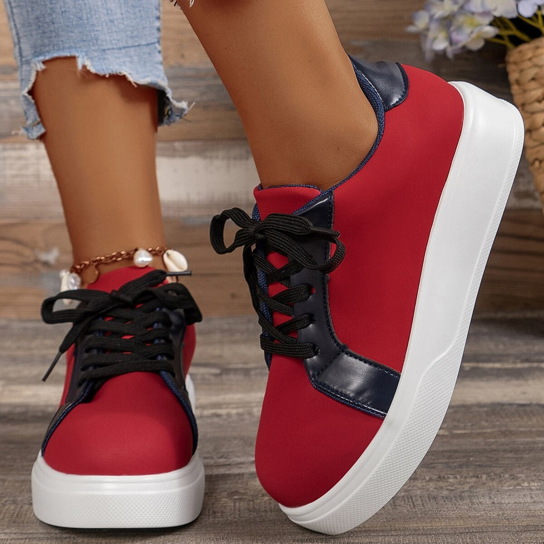 New Lace-up Flats Women Walking Sports Skateboard Shoes Retro Fashion Casual Sneakers